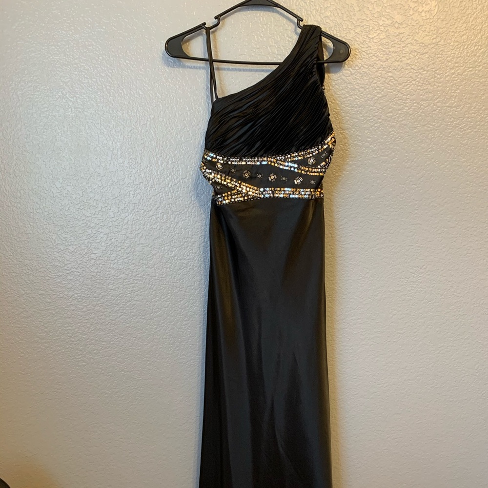 MXI Long Formal Dress